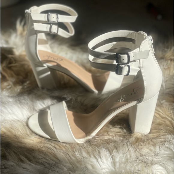 Women's White Chunky Heeled Double Ankle Strap Sandals - Picture 1 of 3